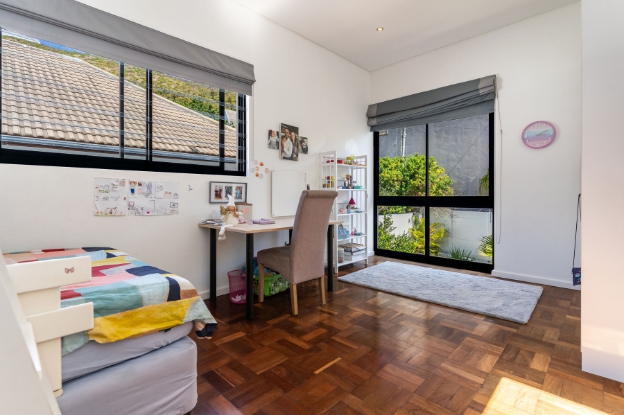 5 Bedroom Property for Sale in Fresnaye Western Cape